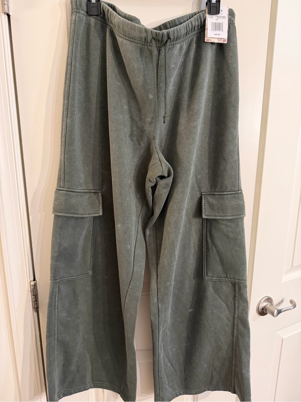 Pink Republic Olive Cargo Wide-Leg Sweatpants